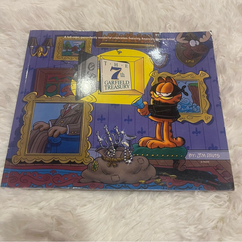 Vintage Garfield Seventh Collection of Sunday Comics Book
